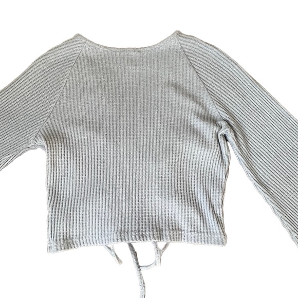 ZAFUL LIGHT BLUE WAFFLE KNIT LONG SLEEVE CROP TOP WITH TIE AND PUFF SLEEVES - Picture 5 of 8